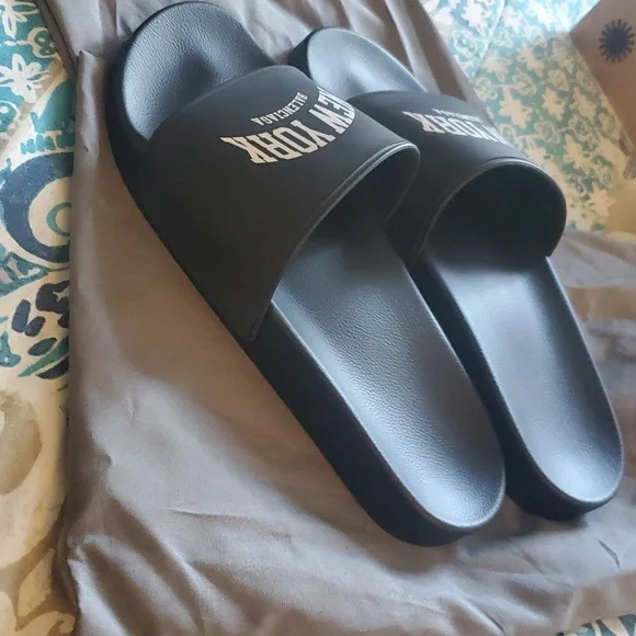 Brand new Balenciaga Black pool slide - Picture 4 of 7